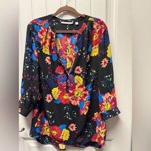 Violet & Claire Black Floral Blouse